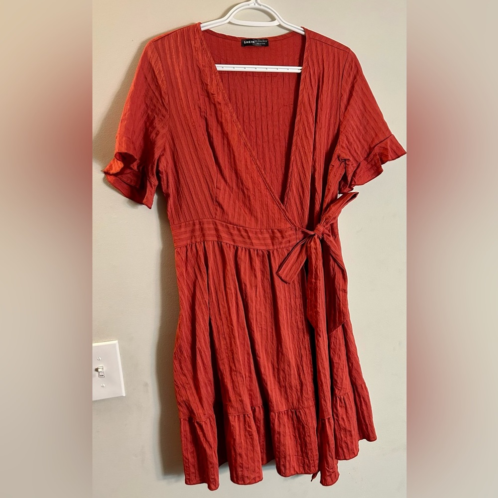 SHEIN Women’s Dress Size Large L Burnt Orange Wrap Style Mid Length Tie Dress